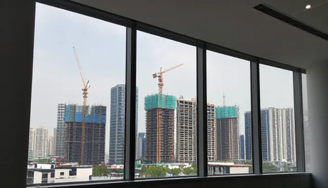网站主页设计:性能分析与区域支持策略
